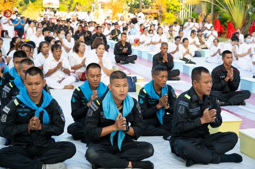 ภาพ No.131782:พิธีถวายสังฆทาน 323 วัด 4 จังหวัดชายแดนภาคใต้ ปีที่ 20 ครั้งที่ 167 และ พิธีมอบกองทุนหนุนแรงใจช่วยครูใต้ ปีที่ 17 ครั้งที่ 132 วันเสาร์ที่ 23 มีนาคม พ.ศ. 2567 ณ วัดมุจลินทวาปีวิหารพระอารามหลวง อ.หนองจิก จ.ปัตตานี