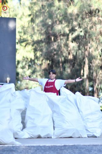 ภาพ No.106927:V.3 ตั้งใจ การเตรียมงาน เก็บงาน การรับบุญของเจ้าหน้าที่หน่วยงานต่างๆ เพื่อโครงการธรรมยาตรา กตัญญูบูชามหาปูชนียาจารย์ พระมงคลเทพมุนี (สด จนฺทสโร) พระผู้ปราบมาร อนุสรณ์สถาน 7 แห่ง ปีที่ 12 ระหว่างวันที่ 2 - 31 มกราคม พ.ศ. 2567