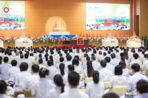 ภาพ No.209506:วันอาทิตย์ที่ 2 มีนาคม พ.ศ. 2568 พิธีบูชาข้าวพระ ณ สภาธรรมกายสากล วัดพระธรรมกาย