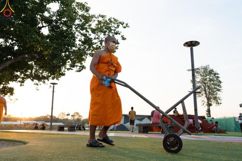 ภาพ No.185542:V.47 เบื้องหลังของเบื้องหน้า งานตักบาตรพระ 10,000 รูป ณ จ.กาญจนบุรี วันที่ 20-21 ธันวาคม พ.ศ. 2567