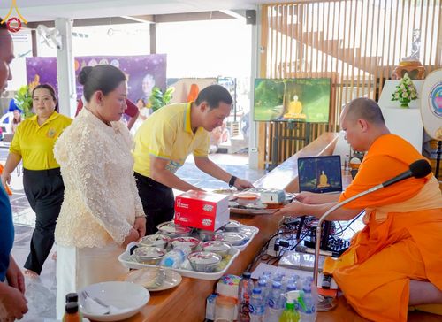 ภาพ No.218151:วันอาทิตย์ที่ 6 เมษายน พ.ศ. 2568 ว่าที่ร้อยตรี ตระกูล โทธรรม ผู้ว่าราชการจังหวัดนราธิวาส เหล่ากาชาดจังหวัดนราธิวาส และเจ้าหน้าที่ข้าราชการทุกภาคส่วน ร่วมถวายภัตตาหารแด่คณะสงฆ์และสามเณรภาคฤดูร้อน ณ ที่พักสงฆ์บ้านร่มเย็น ศูนย์อบรมเยาวชนเมืองนราธิวาส