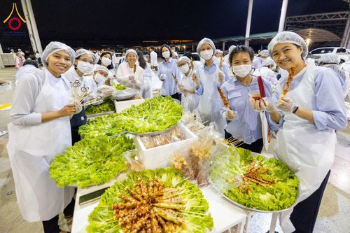 ภาพ No.120576:พิธีถวายภัตตาหารเป็นสังฆทาน แด่คณะพระธรรมยาตรา ปีที่ 12 วันที่ 29 มกราคม พ.ศ. 2567 ณ สภาธรรมกายสากล วัดพระธรรมกาย