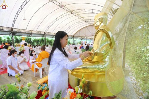 ภาพ No.76844:พิธีทอดผ้าป่าแก้วสำเร็จ เพื่อปูพื้นอาคารอเนกประสงค์ทั้ง 4 หลัง วันอาทิตย์ที่ 26 กุมภาพันธ์ พ.ศ. 2566 ณ ศูนย์ปฏิบัติธรรมนานาชาติเบตง จ.ยะลา