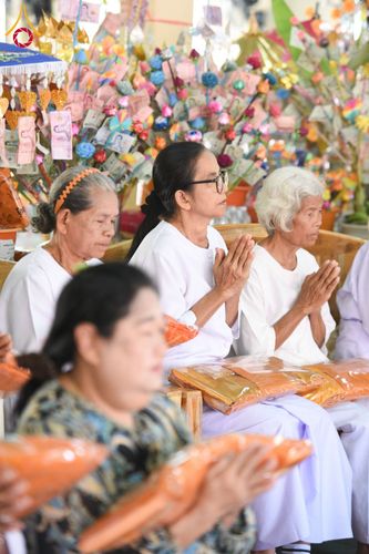 ภาพ No.174938:พิธีทอดกฐิน วัดโป่งไทร จ.สระบุรี ในโครงการกฐินสามัคคีทั่วไทย 30,000 วัด บูชาธรรม 80 ปี หลวงพ่อธัมมชโย โดยคณะศิษยานุศิษย์วัดพระธรรมกาย วันที่ 10 พฤศจิกายน พ.ศ. 2567