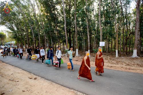 ภาพ No.75729:พิธีตัดปอยผม และ ปลงผมนาคธรรมทายาท ในโครงการบรรพชาสามเณรหมู่ครั้งที่ 3 วันที่ 9 กุมภาพันธ์ พ.ศ. 2566 ณ วัดเบงกาลี เมืองคากาจารี ประเทศบังกลาเทศ