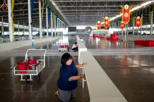 ภาพ No.60798:V.37 ยิ่งกว่าดี เพื่อ 80 ปีของพ่อ ภาพการเตรียมงานของหน่วยงานต่างๆ เพื่อพิธีฉลองอายุวัฒนมงคล 80 ปี หลวงพ่อธัมมชโย และรับถวายมหาสังฆทาน 10,000 กว่าวัดทั่วประเทศ ในวันคุ้มครองโลก วันจันทร์ที่ 22 เมษายน พ.ศ. 2567