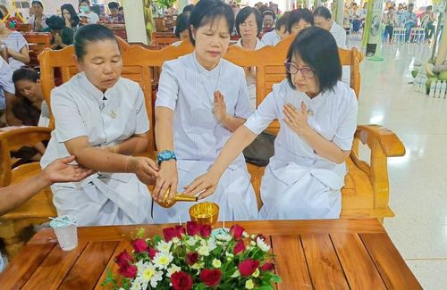 ภาพ No.162573:โครงการกฐินสามัคคีทั่วไทย 30,000 วัด บูชาธรรม 80 ปี หลวงพ่อธัมมชโย โดย คณะศิษยานุศิษย์วัดพระธรรมกาย ณ วัดม่วงเฒ่า จ.กาญจนบุรี วันที่ 19 ตุลาคม พ.ศ. 2567