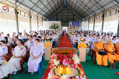 ภาพ No.176915:พิธีทอดกฐิน ณ วัดศรีวรรณวนาราม จ.ปทุมธานี ในโครงการทอดกฐินสามัคคีทั่วไทย 30,000 วัด บูชาธรรม 80 ปี หลวงพ่อธัมมชโย โดยคณะศิษยานุศิษย์วัดพระธรรมกาย วันที่ 2 พฤศจิกายน พ.ศ. 2567