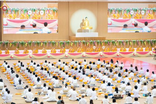 ภาพ No.212688:วันอาทิตย์ที่ 23 มีนาคม พ.ศ. 2568 พิธีร่วมบุญโครงการบรรพชาสามเณร 5,000 รูป ณ ห้องแก้วสารพัดนึก 2 วัดพระธรรมกาย