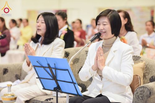 ภาพ No.184411:พิธีมอบโล่ และใบประกาศเกียรติคุณ  โครงการเจริญพระพุทธมนต์ ธัมมจักกัปปวัตตนสูตร  โรงเรียนที่มีผลการดำเนินกิจกรรมดีเด่น จังหวัดสระบุรี  หนึ่งในโครงการหมู่บ้านรักษาศีล 5  และวันรวมพลังเด็กดี V-Star  วันที่ 17 ธันวาคม พ.ศ.2567 ณ ห้างทวีกิจคอมเพล็กซ์ ชั้น 4 อ