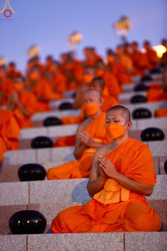 ภาพ No.105212:พิธีตักบาตรฉลองพระบวชใหม่ รุ่นบูชาธรรมมหาปูชนียาจารย์ และต้อนรับศักราชใหม่ วันจันทร์ที่ 1 มกราคม พ.ศ. 2567 ณ ลานธรรมพระมหาธรรมกายเจดีย์ วัดพระธรรมกาย