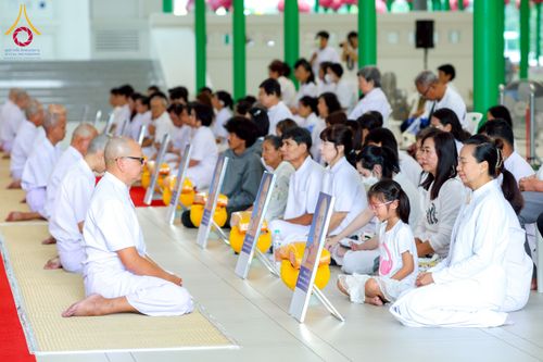 ภาพ No.256156:วันที่ 4 ตุลาคม พ.ศ. 2568 พิธีบรรพชาอุปสมบท  โครงการอุปสมบทหมู่บูชาธรรม 141 ปี  พระมงคลเทพมุนี (สด จนฺทสโร) ณ โบสถ์พระไตรปิฏก วัดพระธรรมกาย จ.ปทุมธานี