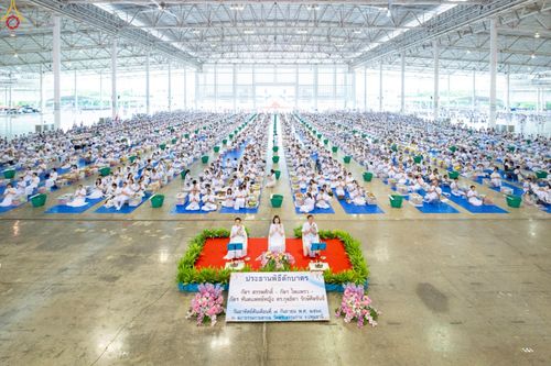 ภาพ No.243445:วันที่ 7 กันยายน พ.ศ. 2568 พิธีตักบาตร ข้าวสารอาหารแห้ง ในวันครูผู้ค้นพบวิชชาธรรมกาย ณ บ้านแก้วเรือนทองคุณยายฯ สภาธรรมกายสากล วัดพระธรรมกาย