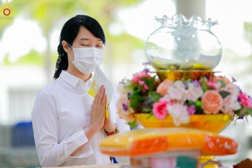 ภาพ No.136117:พิธีบุพเปตพลี ครั้งที่ 150 ร่วมอุทิศบุญให้แก่หมู่ญาติที่ล่วงลับไปแล้ว และสืบทอดอายุพระพุทธศาสนา วันอังคารที่ 7 พฤษภาคม พ.ศ. 2567 ( วันพระ แรม 14 ค่ำ เดือน 5 ) ณ หอฉันคุณยายอาจารย์ฯ วัดพระธรรมกาย