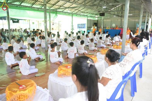 พิธีตัดปอยผม ธรรมทายาท โครงการสามเณรฟื้นฟูพระพุทธศาสนาทั่วไทย ณ ศูนย์ปฏิบัติธรรมวิหารแดง ตำบลเจริญธรรม อำเภอวิหารแดง จ.สระบุรี  วันที่ 31  มีนาคม พ.ศ. 2567