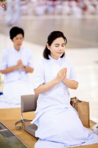 ภาพ No.233925:วันอาทิตย์ที่ 20 กรกฎาคม พ.ศ.2568 พิธีจุดเทียนใจ ไฟนิรันด์ อนันตชัย วัดพระธรรมกาย