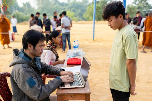 ภาพ No.127563:Photo Story ปฐมบรรพชาชาวพุทธมาร์มา Episode 2/5 วันที่ 6-7 กุมภาพันธ์ พ.ศ. 2567  โครงการบรรพชาครั้งประวัติศาสตร์ แห่งเทือกเขาจิตตะกอง  ครั้งแรกของชาวพุทธมาร์มา บังกลาเทศ บูชาธรรม 80 ปีหลวงพ่อธัมมชโย ณ วัดธัมจักร อรัญกุฏิ เมืองรัมการ์ คาร์กาชารี บังกลาเทศ