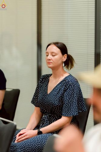 ภาพ No.229323:วันที่ 15 มิถุนายน พ.ศ. 2568 Meditation wisdom talks 2025 โดย พระอาจารย์ไมเคิล วีรธมฺโม และ พระอาจารย์นิค สนฺตจิตฺโต โดยมีผู้เข้าร่วมโครงการ เป็นชาวสวีเดนและชาวยุโรป จำนวน 30 ท่าน  ณ โรงแรม Radissonblu waterfront กรุงสตอกโฮล์ม ประเทศสวีเดน