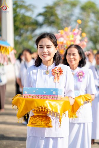 ภาพ No.189689:พิธีทอดผ้าป่าทำนุบำรุงศาสนสถาน ในโครงการธรรมยาตรา กตัญญูบูชา มหาปูชนียาจารย์ พระมงคลเทพมุนี(สด จนฺทสโร) พระผู้ปราบมาร อนุสรณ์สถาน 7 แห่ง ปีที่ 13 ณ วัดใหม่พิบูลย์ผล ต.บางเลน อ.สองพี่น้อง จ.สุพรรณบุรี วันที่ 5 มกราคม พ.ศ. 2568