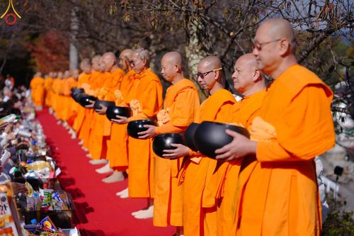 ภาพ No.184526:ปฐมกฐิน วัดพระธรรมกายนางาโน่ ประเทศญี่ปุ่น สร้างห้องครัวมหาทานบารมีและหอฉัน บูชาธรรม 80 ปีหลวงพ่อธัมมชโย วันที่ 13 พฤศจิกายน พ.ศ. 2567