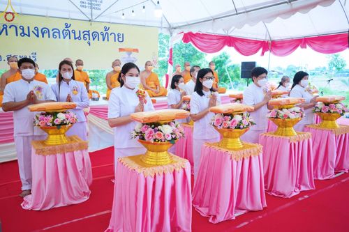 ภาพ No.84343:พิธีทอดผ้าป่า พิธีอัญเชิญปฐมรัตนปฐวี และพิธีตอกเสาเข็มต้นสุดท้าย เพื่อสถาปนาอาคาร 80 ปี หลวงพ่อธัมมชโย ณ ศูนย์ปฏิบัติธรรมวิหารแดง ตำบลเจริญธรรม อำเภอวิหารแดง จ.สระบุรี  วันที่ 23 กรกฎาคม พ.ศ. 2566