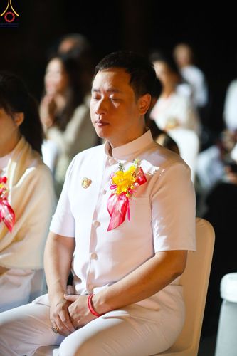 ภาพ No.104179:พิธีจุดประทีป ถวายเป็นพุทธบูชา สามเณรธรรมทายาทชาวอินโดนีเซียกว่า 1,000 รูป ณ มหาเจดีย์บุโรพุทโธ ประเทศอินโดนีเซีย ในวันที่ 23 ธันวาคม พ.ศ. 2566