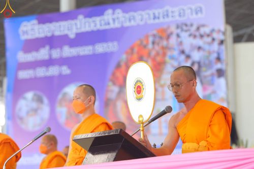 ภาพ No.102361:พิธีถวายอุปกรณ์ทำความสะอาด ณ บ้านแก้วเรือนทองคุณยายอาจารย์ฯ วัดพระธรรมกาย วันเสาร์ที่ 16 ธันวาคม พ.ศ. 2566