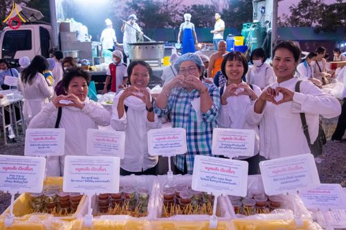 ภาพ No.118688:พิธีถวายภัตตาหารเป็นสังฆทาน แด่คณะพระธรรมยาตรา วันที่ 25 มกราคม พ.ศ. 2567 ณ อนุสรณ์สถานบางนางแท่น จ.นครปฐม