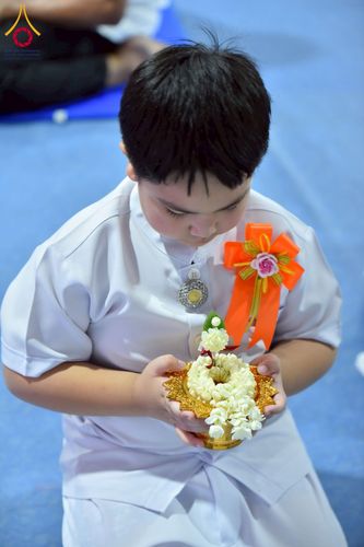 ภาพ No.238064:วันอังคารที่ 12 สิงหาคม พ.ศ. 2568 กิจกรรมวันแม่แห่งชาติ พิธีเปิดห้องปฎิบัติธรรม "กลางใส ใจสว่าง" (World Inner Peace Meditation Room) พิธีลูกกราบคุณแม่-คุณพ่อ พิธีทอดผ้าป่ากองทุนเลี้ยงพระ&กฐิน 30,000 วัด(บูชาธรรมหลวงพ่อ) พิธีไถ่โคท้อง 2 ตัว  ณ วิหารคด 2 ว