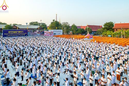 ภาพ No.111980:พิธีจุดประทีปถวายเป็นพุทธบูชา และบูชาธรรมมหาปูชนียาจารย์ พระมงคลเทพมุนี(สด จนฺทสโร) ในโครงการธรรมยาตรา กตัญญูบูชา มหาปูชนียาจารย์ พระมงคลเทพมุนี(สด จนฺทสโร) พระผู้ปราบมาร อนุสรณ์สถาน 7 แห่ง ปีที่ 12 วันที่ 14 มกราคม พ.ศ. 2567 ณ วัดสองพี่น้อง อ.สองพี่น้อง
