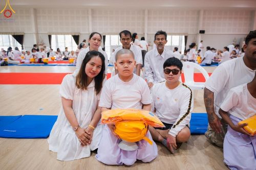 ภาพ No.135245:พิธีขอขมารับผ้าไตร, พิธีบรรพชา ในโครงการบรรพชาสามเณร ฟื้นฟูพระพุทธศาสนาทั่วไทย ณ ศูนย์อบรมเยาวชนกาญจนบุรี วันที่ 6 เมษายน พ.ศ. 2567