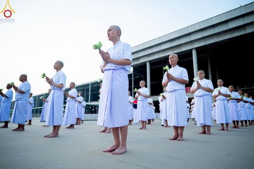 ภาพ No.216918:วันเสาร์ที่ 12 เมษายน พ.ศ. 2568 พิธีเวียนประทักษิณรอบพระมหาธรรมกายเจดีย์  พิธีวันทาเจดีย์ พิธีขอขมาและมอบผ้าไตร ในโครงการอุปสมบทหมู่ บูชาธรรมหลวงพ่อธัมมชโย, โครงการธรรมทายาท ระดับอุดมศึกษา รุ่นที่ 52 ,  โครงการบวชพระนานาชาติ AEC & WAB CEO รุ่นที่ 4 , ณ ว