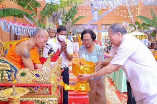 ภาพ No.260101:วันที่ 19 ตุลาคม พ.ศ. 2568 พิธีทอดกฐินสามัคคีทั่วไทย 30,000 วัด โดยคณะศิษยานุศิษย์ บูชาธรรม 81 ปี หลวงพ่อธัมมชโย ณ วัดปากคลองมอญ อ.บางเสาธง จ.สมุทรปราการ