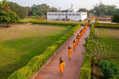 ภาพ No.212870:วันที่ 14 - 15 มีนาคม พ.ศ. 2568 คณะสงฆ์และสามเณรเดินธรรมยาตรา ในโครงการบวชสามเณรเนปาล 500 รูป ไปยังสถานที่รอบมายาเทวีและลุมพินีเกรด ณ ลุมพินี ประเทศเนปาล