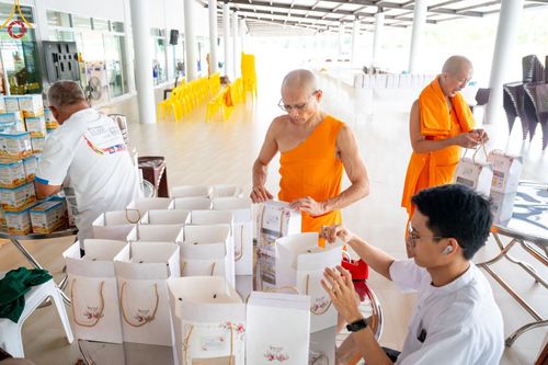 ภาพ No.142117:พิธีถวายสังฆทานแด่คณะสงฆ์ 323 วัด ปีที่ 20 ครั้งที่ 170 , พิธีมอบกองทุนหนุนแรงใจช่วยครูใต้ ปีที่ 17 ครั้งที่ 135 และพิธีทำบุญอุทิศส่วนกุศลให้ผู้วายชนม์ วันเสาร์ที่ 22 มิถุนายน พ.ศ.2567 ณ ศูนย์ปฏิบัติธรรมภาคใต้ อ.บางกล่ำ จ.สงขลา