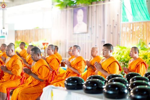 ภาพ No.229608:วันอาทิตย์ที่ 22 มิถุนายน พ.ศ. 2568 พิธีตักบาตรฉลองพระบวชใหม่ โครงการอุปสมบทหมู่ผู้บริหารรุ่นที่ 15 ณ วิหารคด วัดพระธรรมกาย
