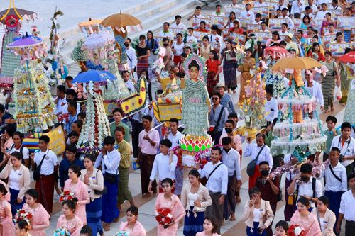 ภาพ No.100008:พิธีทอดผ้าป่า เมียนมาร์ และพิธีสวดธรรมจักร ครั้งที่ 5 ประจำปี พ.ศ. 2566 วันอาทิตย์ที่ 3 ธันวาคม พ.ศ. 2566