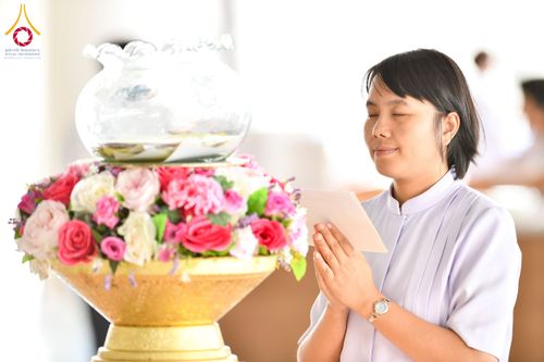 ภาพ No.217094:วันเสาร์ที่ 12 เมษายน พ.ศ. 2568 พิธีบุพเปตพลี ครั้งที่ 162 ร่วมอุทิศบุญแด่หมู่ญาติที่ล่วงลับไปแล้ว และพิธีถวายภัตตาหารเมนูสวรรค์ ณ หอฉันคุณยายอาจารย์ฯ วัดพระธรรมกาย