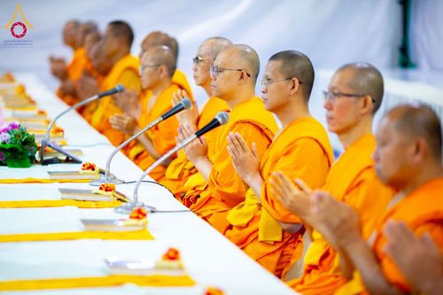 ภาพ No.198293:พิธีถวายภัตตาหารเป็นสังฆทาน แด่พระธรรมยาตรา ณ อนุสรณ์สถานบางปลา วัดบางปลา อำเภอบางเลน จังหวัดนครปฐม ในโครงการธรรมยาตรา กตัญญูบูชา มหาปูชนียาจารย์ พระมงคลเทพมุนี(สด จนฺทสโร) พระผู้ปราบมาร อนุสรณ์สถาน 7 แห่ง ปีที่ 13 วันที่ 20 มกราคม พ.ศ. 2568