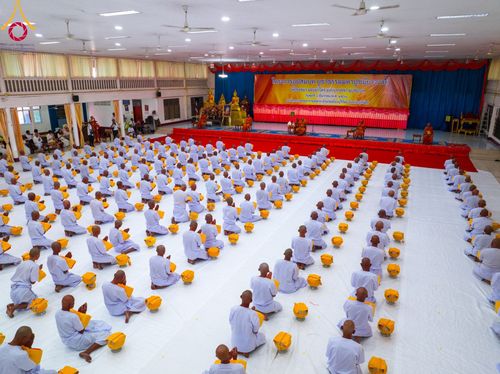 ภาพ No.101244:พิธีบรรพชาธรรมทายาท ในโครงการอุปสมบทบูชาธรรม มหาปูชนียาจารย์ พ.ศ. 2566 ณ วัดกลาง พระอารามหลวง จ.บุรีรัมย์ วันที่ 6 ธันวาคม พ.ศ. 2566
