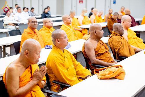 ภาพ No.222343:วันที่ 21 เมษายน พ.ศ. 2568 หลวงพ่อทัตตชีโวต้อนรับคณะสงฆ์ WAB ณ อาคาร 100 ปี คุณยายมหารัตนอุบาสิกาจันทร์ ขนนกยูง วัดพระธรรมกาย