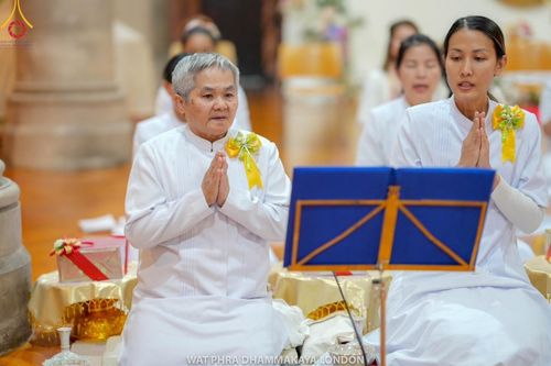 ภาพ No.161358:วัดพระธรรมกายลอนดอน สหราชอาณาจักร จัดงานบุญ น้อมถวายเป็นพุทธบูชา และบูชาธรรมเนื่องในวาระ 140 ปี วันคล้ายวันเกิดด้วยรูปกายเนื้อของ พระมงคลเทพมุนี (สด จนฺทสโร) พระผู้ปราบมาร ในวันที่ 10 ตุลาคม พ.ศ. 2567