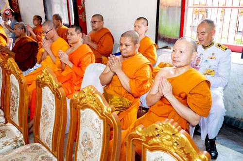 ภาพ No.214739:พิธีต้อนรับสัญญาบัตร พัดยศ พระราชวิเทศวชิรเวที (บัณฑิต วรปญฺโญ) เจ้าอาวาสวัดพระธรรมกายสกอตแลนด์ สหราชอาณาจักร ผู้ช่วยเจ้าอาวาสวัดพระธรรมกาย ณ อุโบสถพระไตรปิฏก วัดพระธรรมกาย