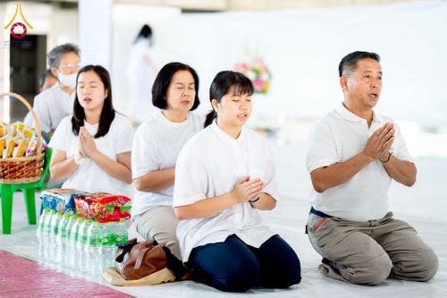 ภาพ No.229393:วันเสาร์ที่ 21 มิถุนายน พ.ศ. 2568 พิธีตักบาตรโครงการอุปสมบทหมู่ธรรมทายาท ระดับอุดมศึกษา รุ่นที่ 52 ภาคฤดูฝน ณ มหาวิหารคด คอร์ 9 วัดพระธรรมกาย