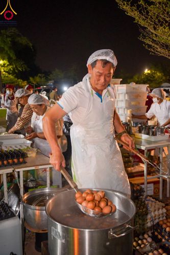 ภาพ No.112944:พิธีถวายภัตตาหารเป็นสังฆทาน แด่คณะพระธรรมยาตรา ปีที่ 12 วันที่ 16 มกราคม พ.ศ. 2567 ณ วัดโบสถ์(บน) บางคูเวียง จ.นนทบุรี