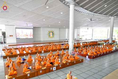 ภาพ No.214713:วันเสาร์ที่ 5 เมษายน พ.ศ. 2568 พิธีถวายภัตตาหารเมนูสวรรค์ "เพื่อการบรรลุธรรม" ณ หอฉันคุณยายอาจารย์ฯ วัดพระธรรมกาย