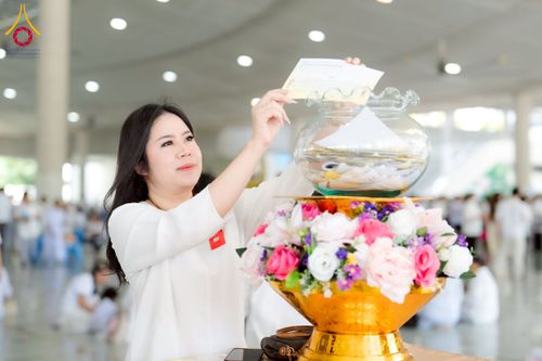 ภาพ No.253500:วันอังคารที่ 7 ตุลาคม พ.ศ.2568 (วันพระ ขึ้น 15 ค่ำ เดือน 11) พิธีบุพเปตพลี ครั้งที่ 171 ร่วมอุทิศบุญแด่หมู่ญาติที่ล่วงลับไปแล้ว และสืบทอดอายุพระพุทธศาสนา ณ หอฉันคุณยายอาจารย์ฯ วัดพระธรรมกาย