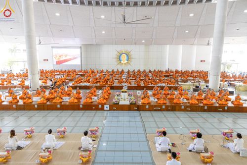 ภาพ No.168650:พิธีถวายภัตตาหารเมนูสวรรค์ ณ หอฉันคุณยายอาจารย์ วัดพระธรรมกาย ในวันเสาร์ที่ 9 พฤศจิกายน พ.ศ. 2567