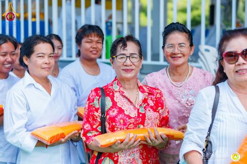 ภาพ No.158723:พิธีทอดผ้าป่า ศูนย์ปฏิบัติธรรมสวนผึ้ง จ.ราชบุรี วันที่ 15 กันยายน พ.ศ. 2567