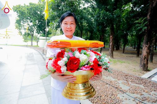 ภาพ No.159063:พิธีทอดผ้าป่าถวายทุนการศึกษาพระภิกษุสามเณรทั่วโลก และ พิธีถวายสังฆทานหนังสือพระไตรปิฏก 80 วัด บูชาธรรม 80 ปี หลวงพ่อธัมมชโย วันเสาร์ที่ 21 กันยายน พ.ศ. 2567 ณ โบสถ์พระไตรปิฏก วัดพระธรรมกาย